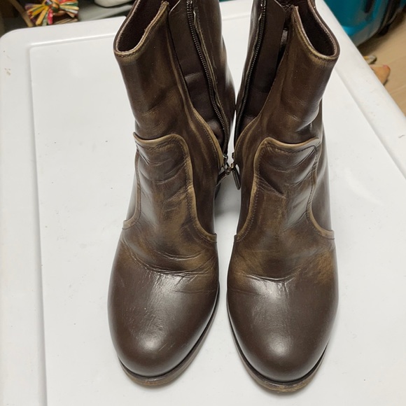 Prada boots - Picture 1 of 7